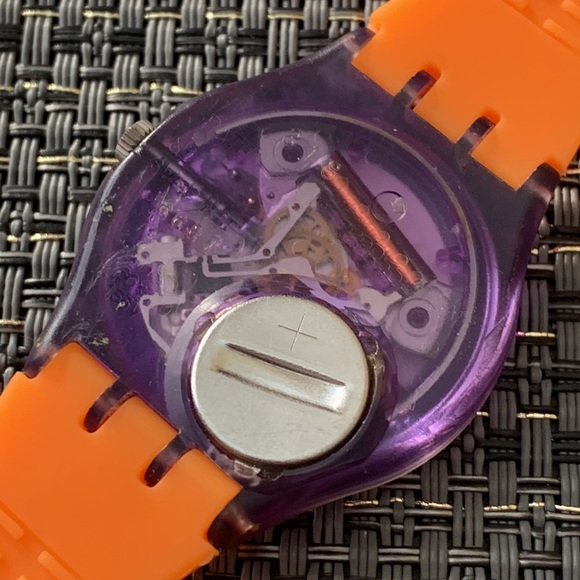 Swatch Watch - GV700 - FLUO SEAL - Picture 5 of 9